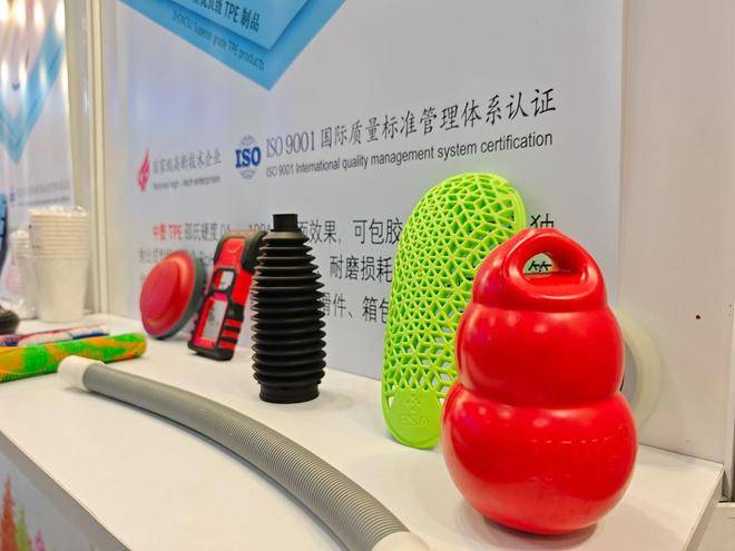 Zhongsu Wang TPE | Is de TPE-sportuitrusting van Zhongsu Wang oliebestendig en vlekbestendig?